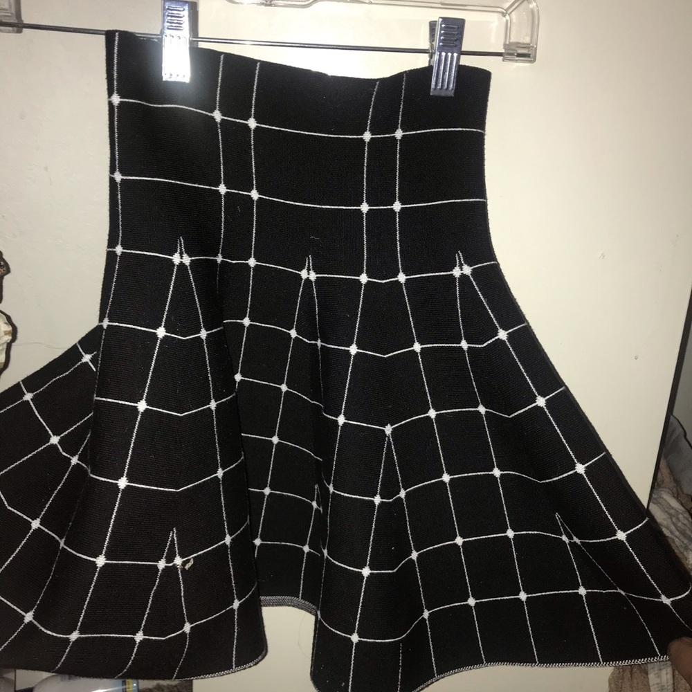 Black and white printed skirt